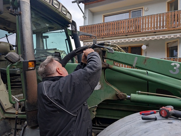Einbau_Positionssensor_Fendt