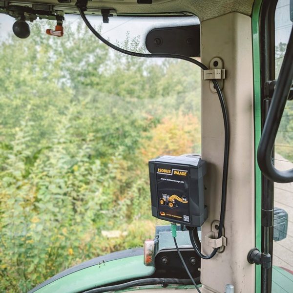 Einbaubeispiel Frontladerwaage Fendt Vario 724